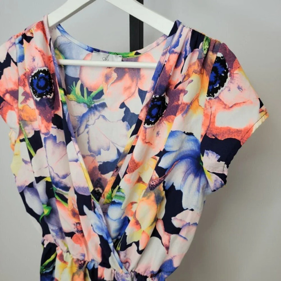 A3 Design Romper - Picture 2 of 4